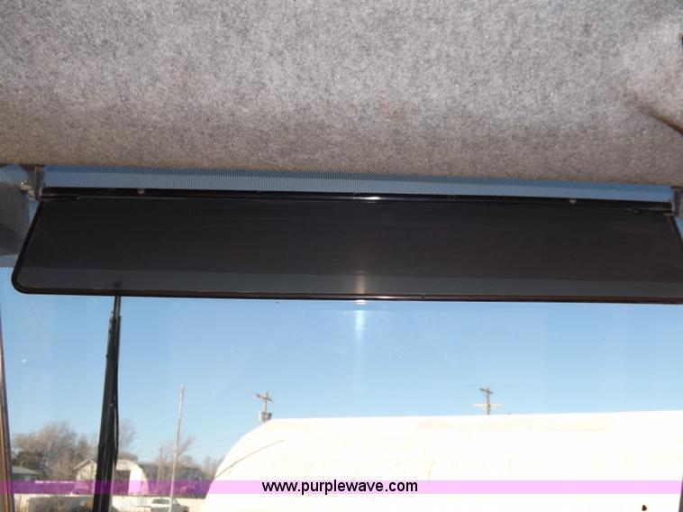 image for item F6417 John Deere 644J loader