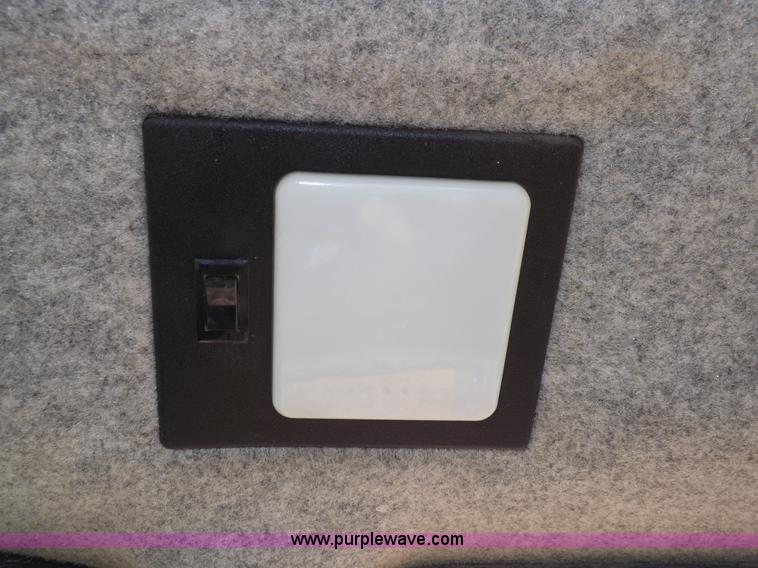 image for item F6417 John Deere 644J loader