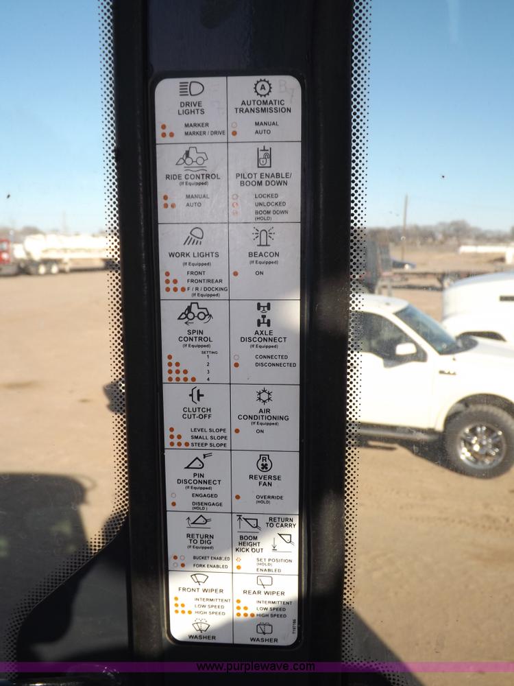 image for item F6417 John Deere 644J loader