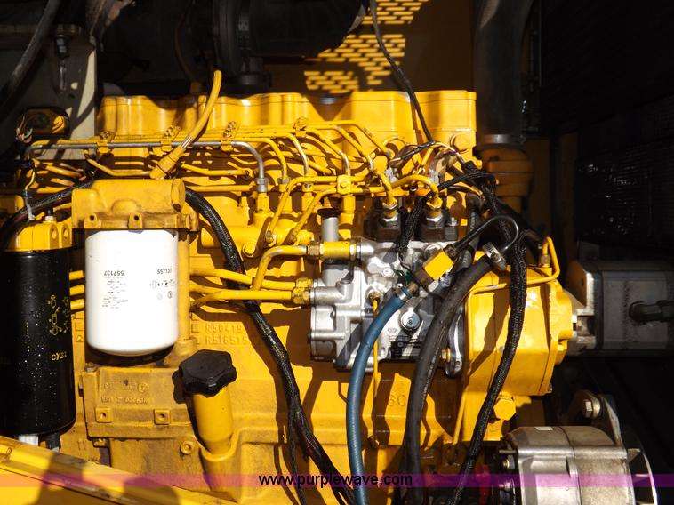 image for item F6417 John Deere 644J loader