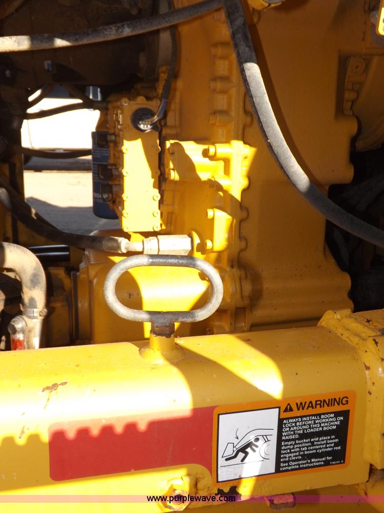 image for item F6417 John Deere 644J loader