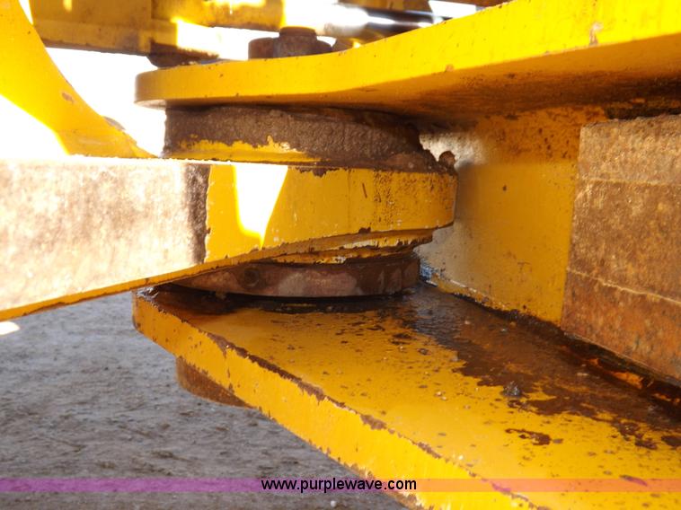 image for item F6417 John Deere 644J loader