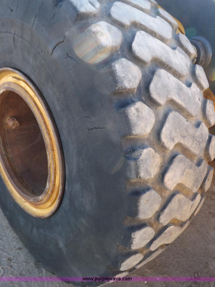 image for item F6417 John Deere 644J loader