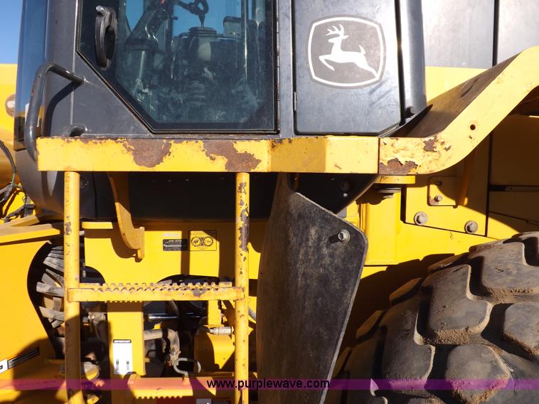 image for item F6417 John Deere 644J loader