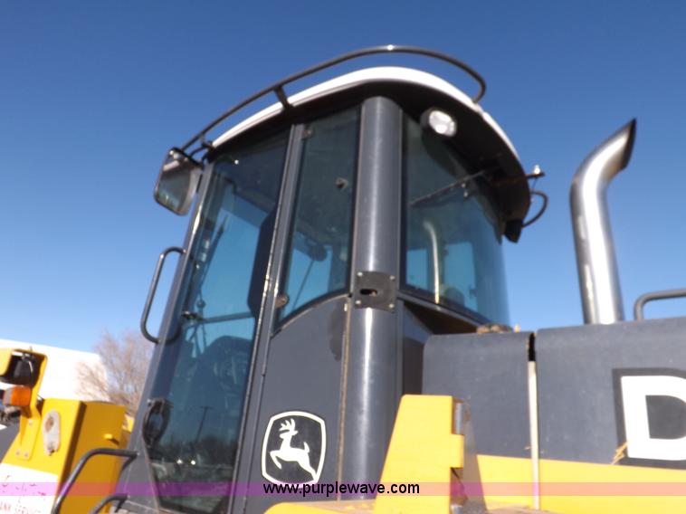 image for item F6417 John Deere 644J loader