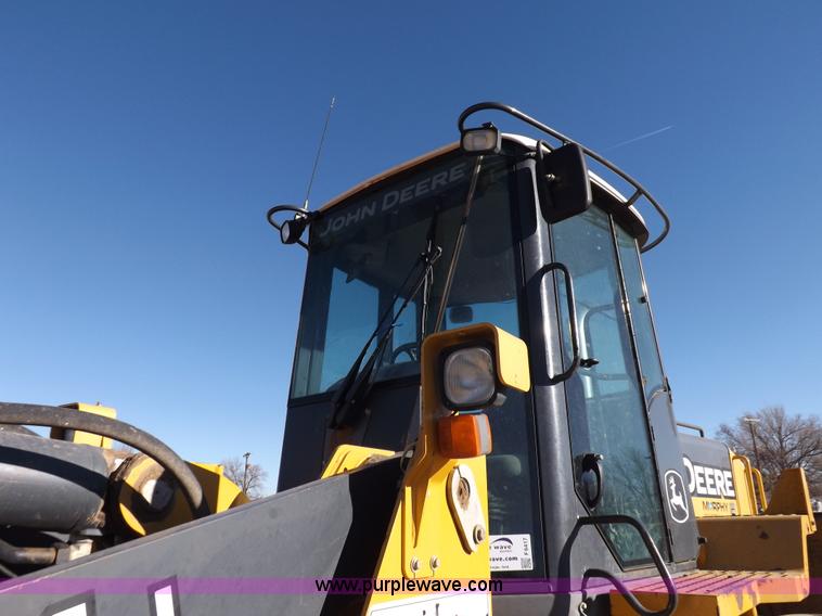 image for item F6417 John Deere 644J loader