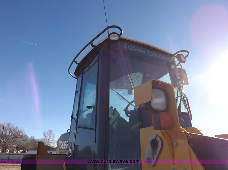 image for item F6417 John Deere 644J loader