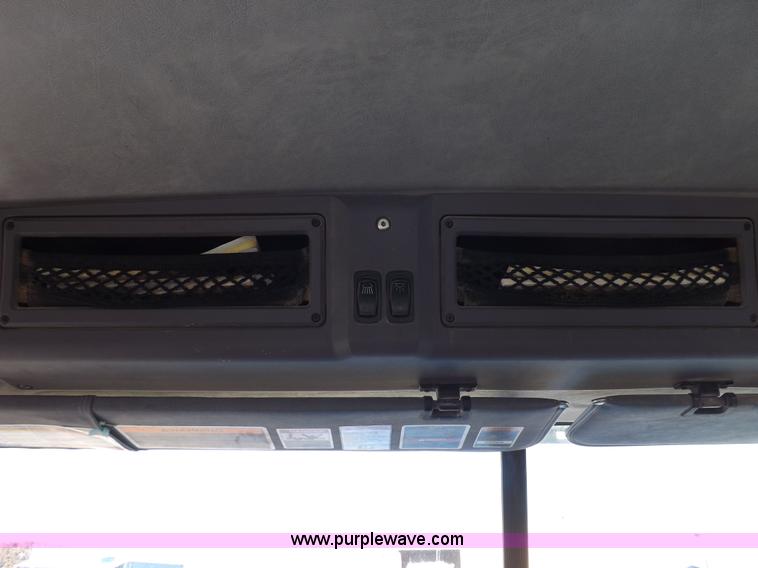 image for item F6418 2008 Mack Pinnacle semi truck