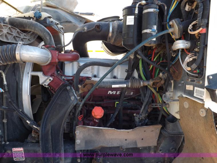 image for item F6418 2008 Mack Pinnacle semi truck