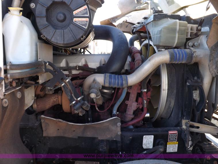 image for item F6418 2008 Mack Pinnacle semi truck