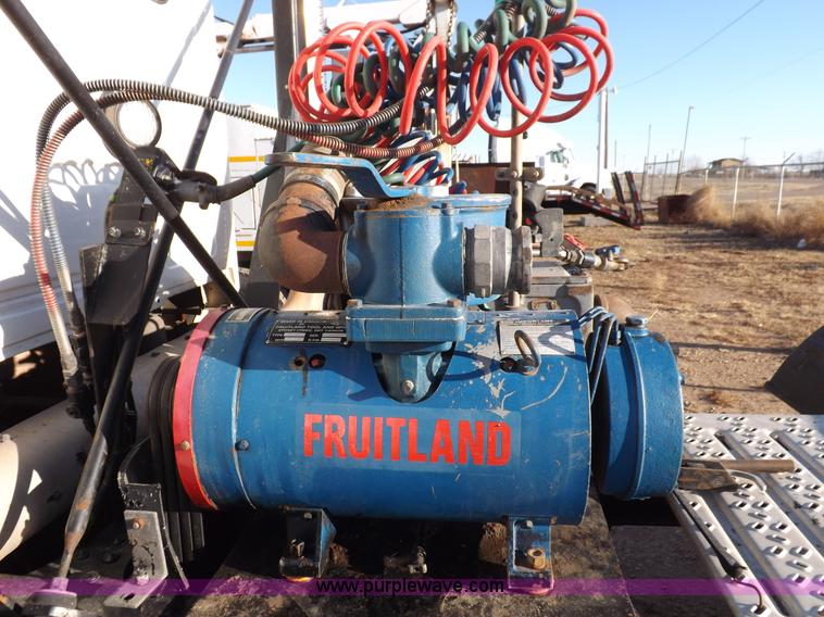 image for item F6418 2008 Mack Pinnacle semi truck