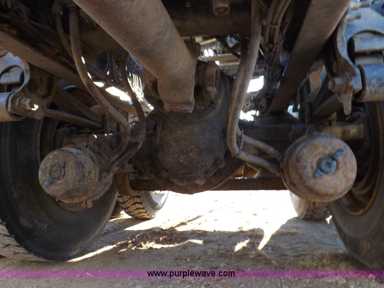 image for item F6418 2008 Mack Pinnacle semi truck