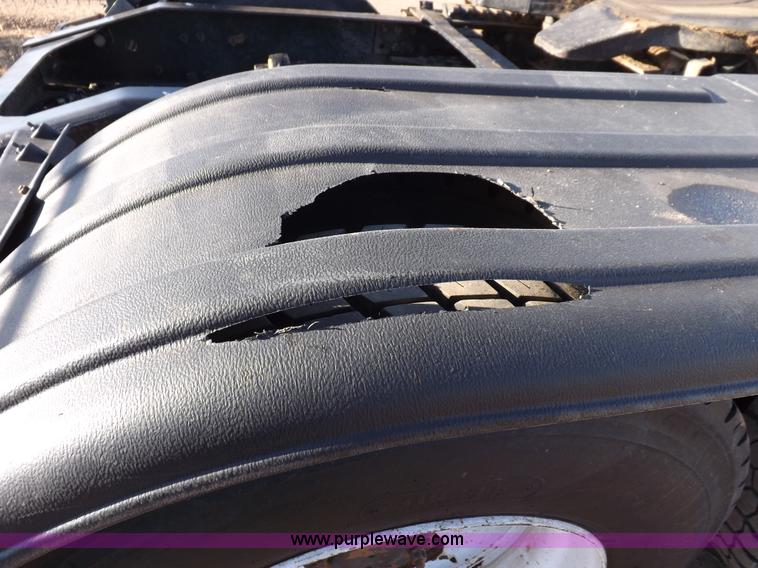 image for item F6418 2008 Mack Pinnacle semi truck