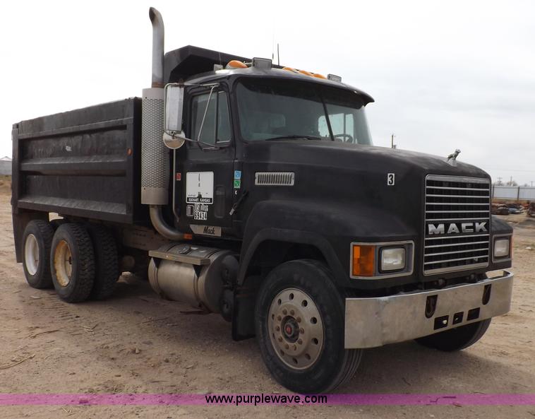 image for item F6419 1992 Mack CH613 dump truck