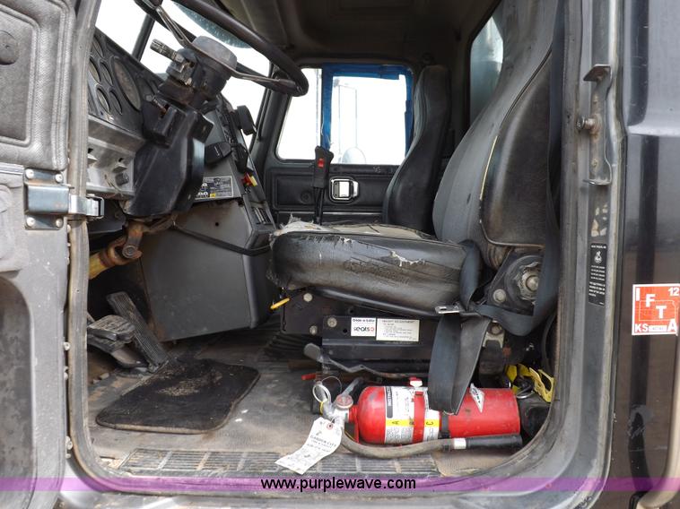 image for item F6419 1992 Mack CH613 dump truck