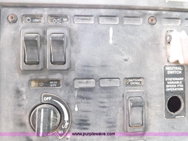 image for item F6419 1992 Mack CH613 dump truck