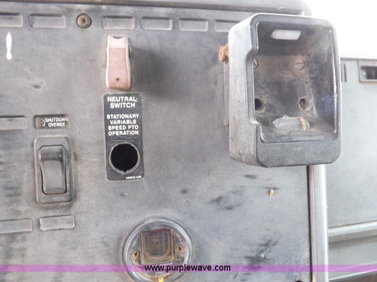 image for item F6419 1992 Mack CH613 dump truck