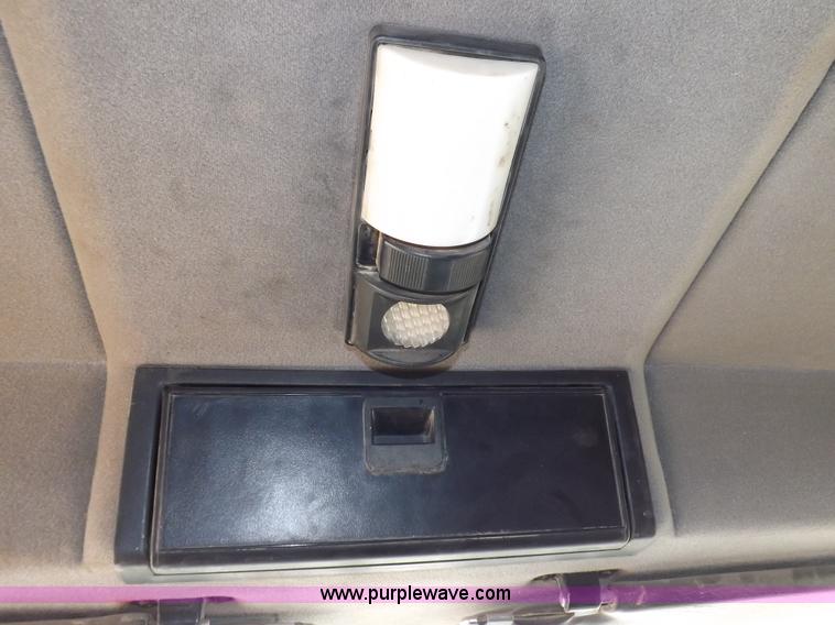 image for item F6419 1992 Mack CH613 dump truck