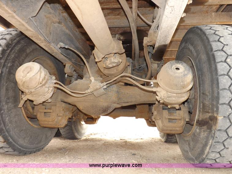 image for item F6419 1992 Mack CH613 dump truck