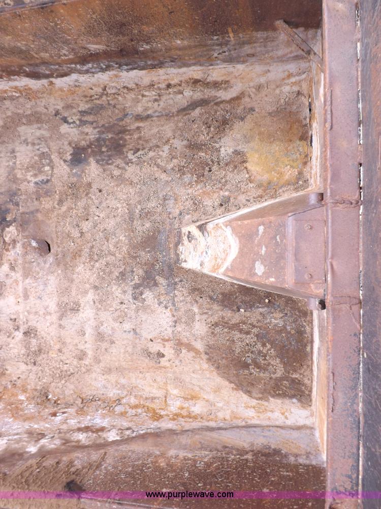 image for item F6419 1992 Mack CH613 dump truck