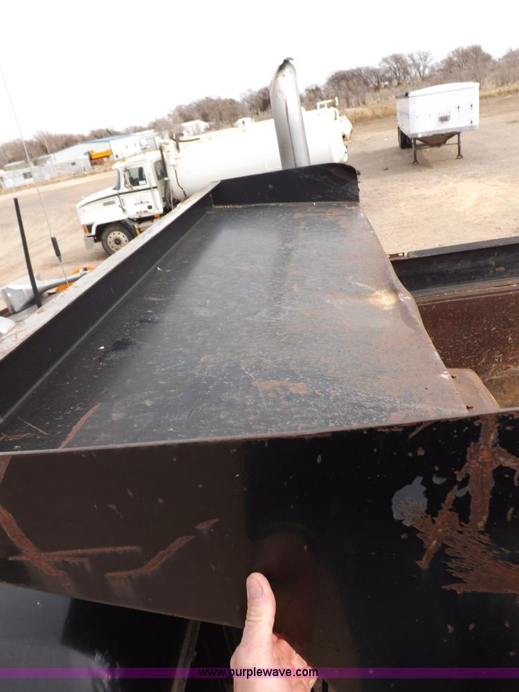 image for item F6419 1992 Mack CH613 dump truck