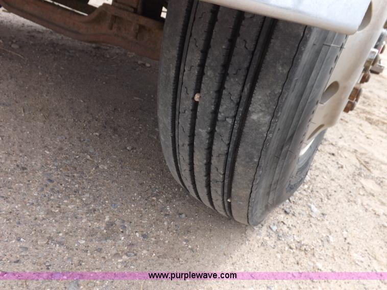 image for item F6419 1992 Mack CH613 dump truck