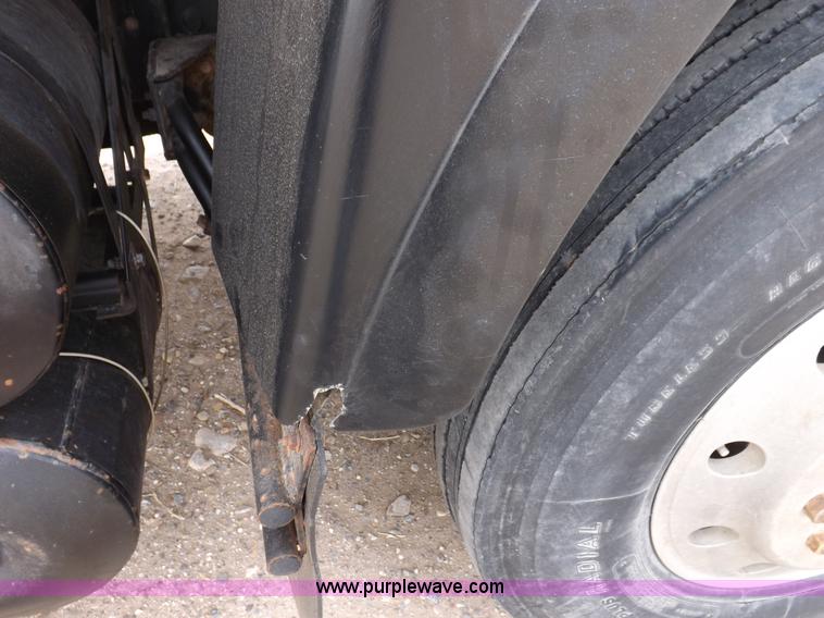 image for item F6419 1992 Mack CH613 dump truck