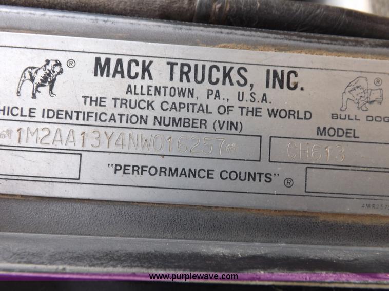 image for item F6419 1992 Mack CH613 dump truck