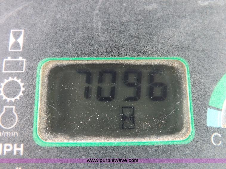 image for item F6420 1998 John Deere 770CH articulated motor grader