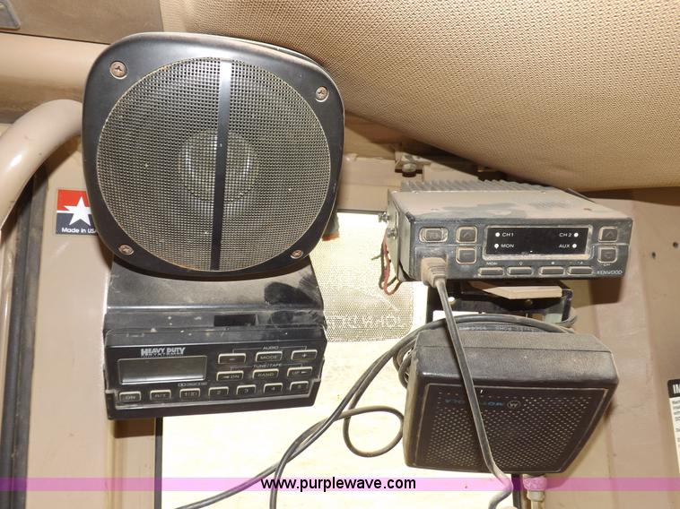 image for item F6420 1998 John Deere 770CH articulated motor grader