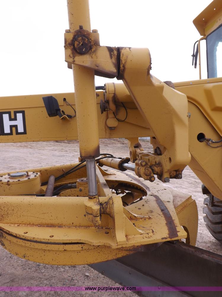 image for item F6420 1998 John Deere 770CH articulated motor grader