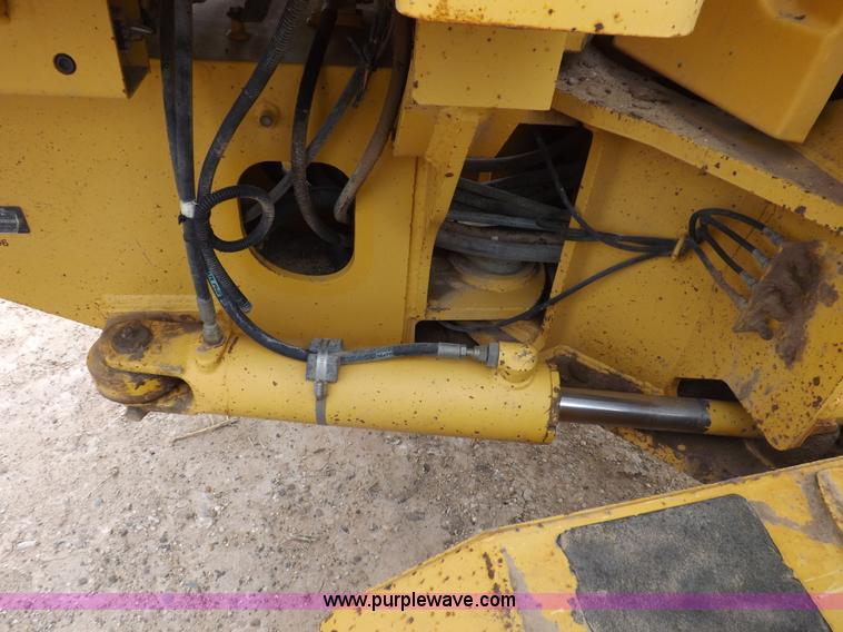 image for item F6420 1998 John Deere 770CH articulated motor grader