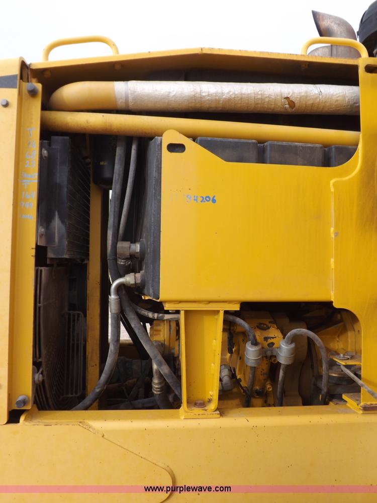 image for item F6420 1998 John Deere 770CH articulated motor grader