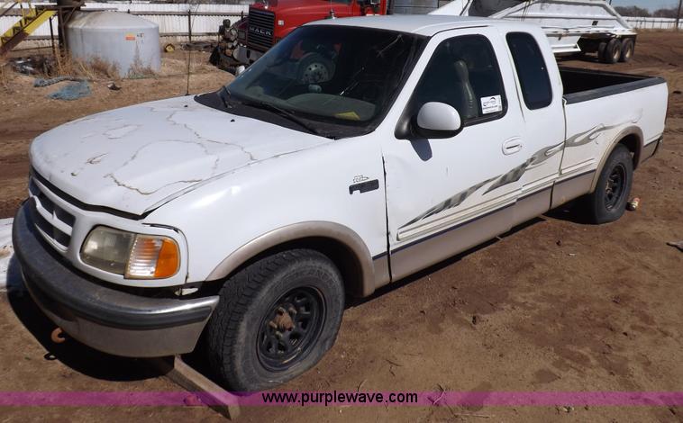 image for item F6437 1997 Ford F150 SuperCab pickup truck