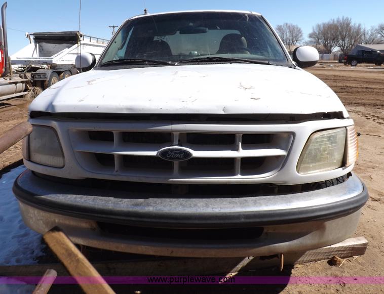 image for item F6437 1997 Ford F150 SuperCab pickup truck