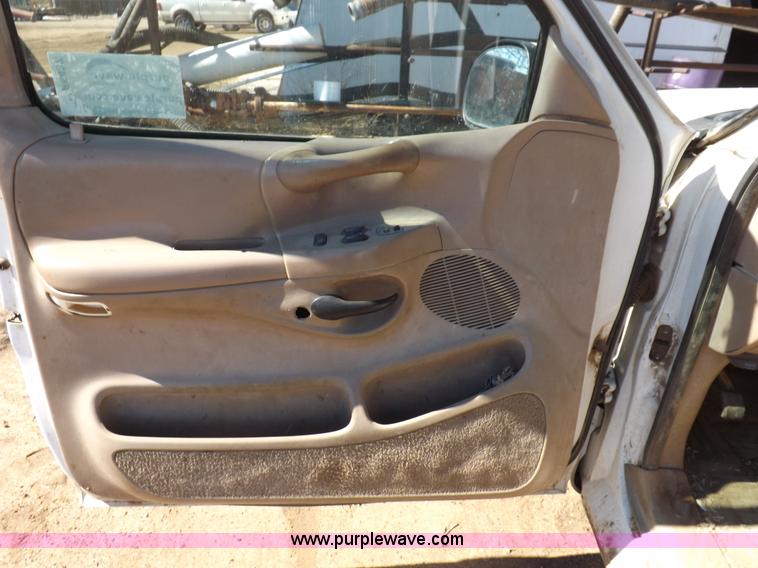 image for item F6437 1997 Ford F150 SuperCab pickup truck