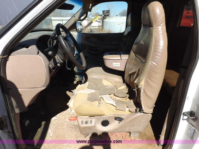 image for item F6437 1997 Ford F150 SuperCab pickup truck