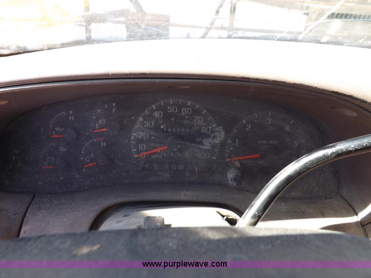 image for item F6437 1997 Ford F150 SuperCab pickup truck