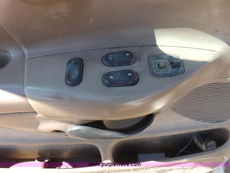 image for item F6437 1997 Ford F150 SuperCab pickup truck