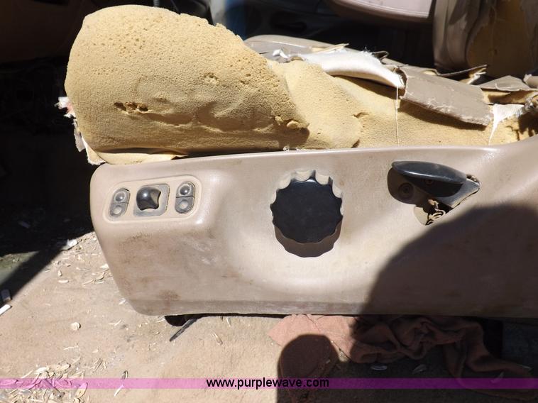 image for item F6437 1997 Ford F150 SuperCab pickup truck