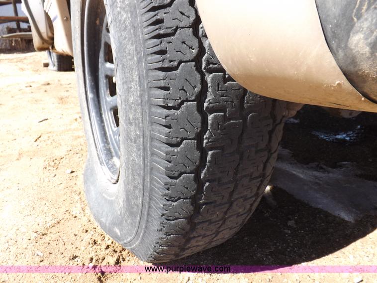 image for item F6437 1997 Ford F150 SuperCab pickup truck