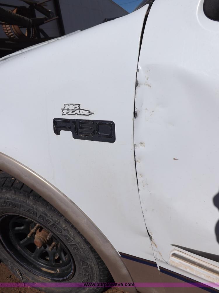 image for item F6437 1997 Ford F150 SuperCab pickup truck