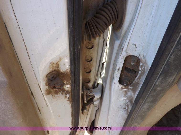 image for item F6437 1997 Ford F150 SuperCab pickup truck