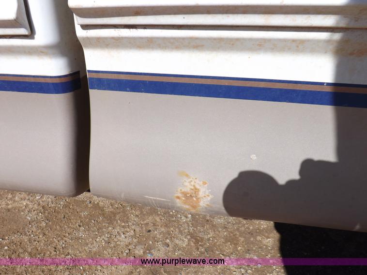 image for item F6437 1997 Ford F150 SuperCab pickup truck