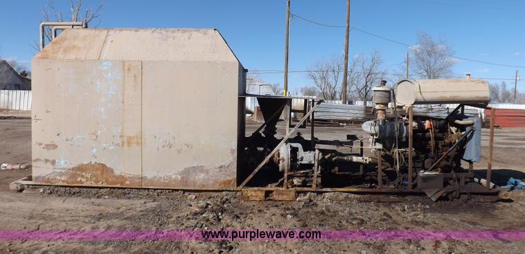 image for item F6439 Drilling mod/cement mixing pump with tank