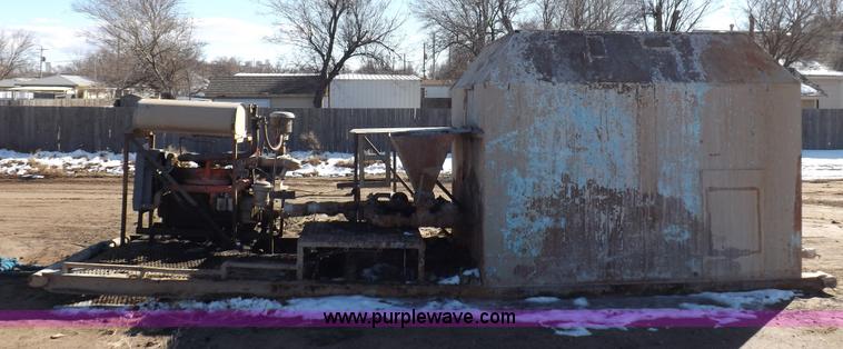 image for item F6439 Drilling mod/cement mixing pump with tank