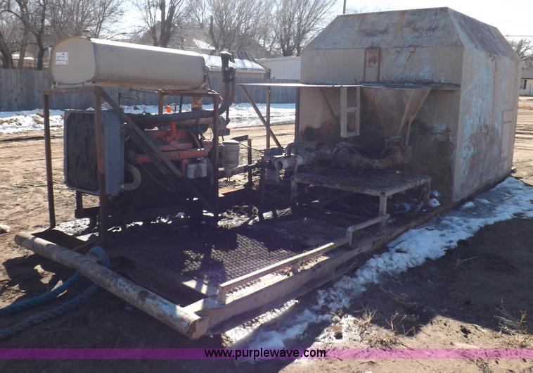 image for item F6439 Drilling mod/cement mixing pump with tank