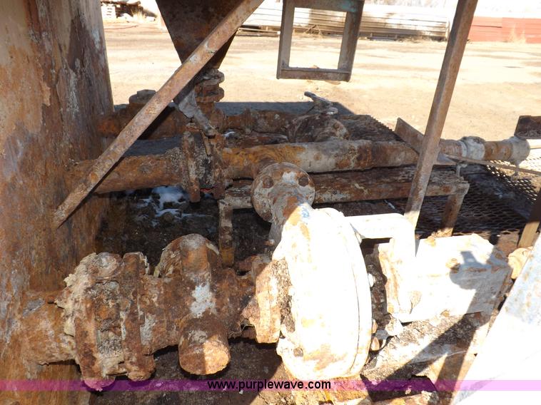 image for item F6439 Drilling mod/cement mixing pump with tank