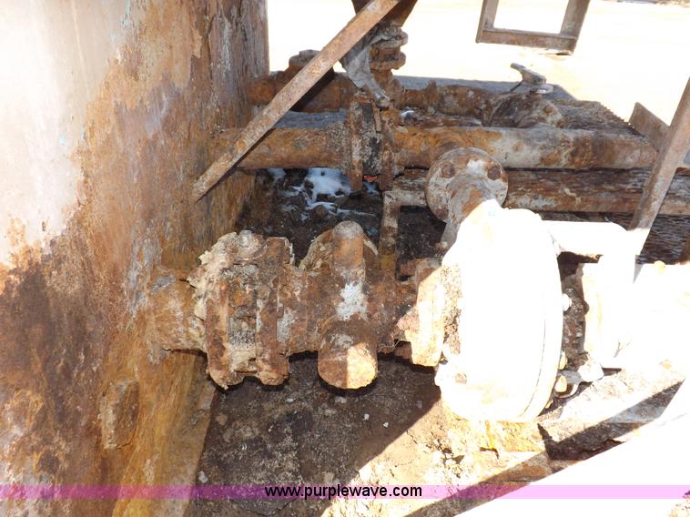 image for item F6439 Drilling mod/cement mixing pump with tank