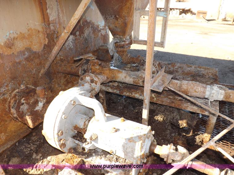 image for item F6439 Drilling mod/cement mixing pump with tank